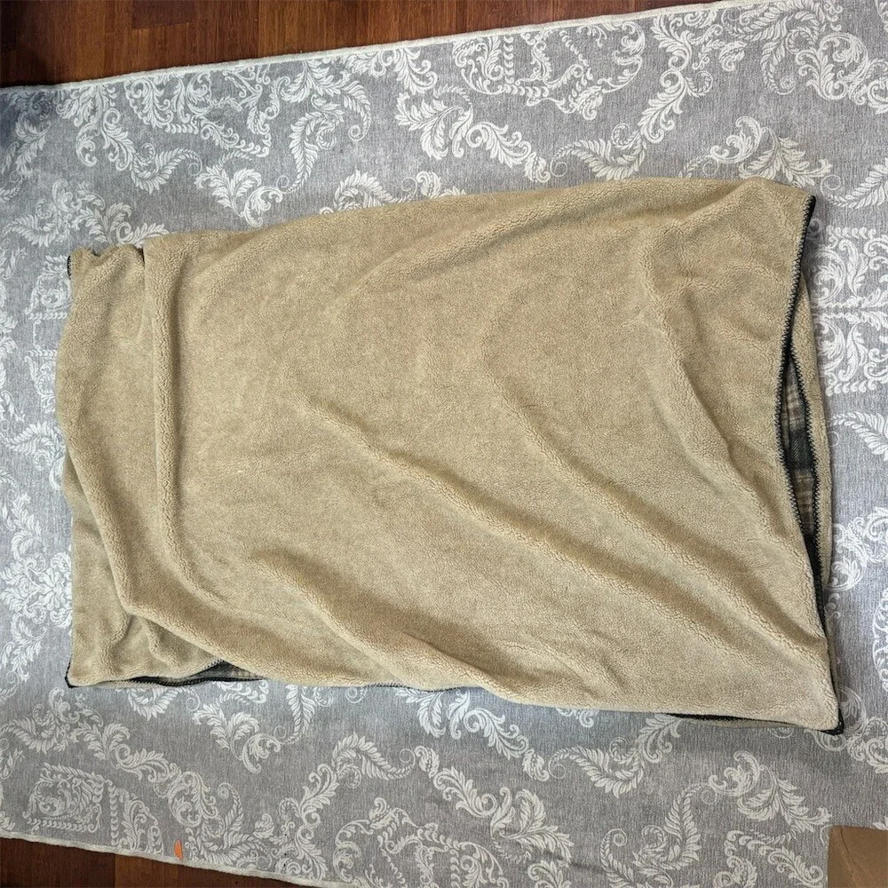 Woolrich Plaid Throw Blanket Tan & Black Reversible Sherpa Backing
